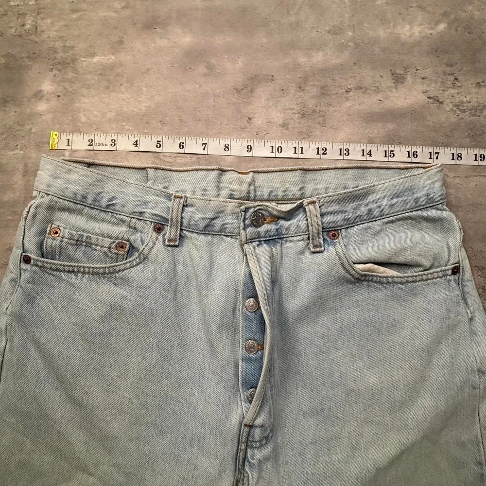 Levis Straight Leg Jeans Mens 34x30 Light Wash 90s Vintage USA Made Button Fly